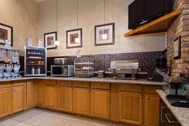 Breakfast area